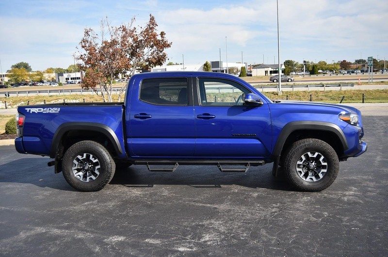 Toyota Tacoma 4WD Vehicle Image 05