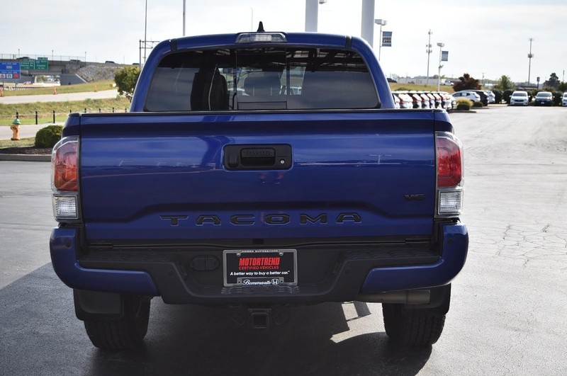 Toyota Tacoma 4WD Vehicle Image 06