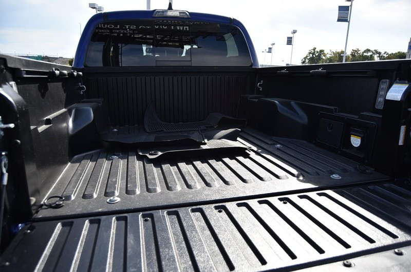 Toyota Tacoma 4WD Vehicle Image 07
