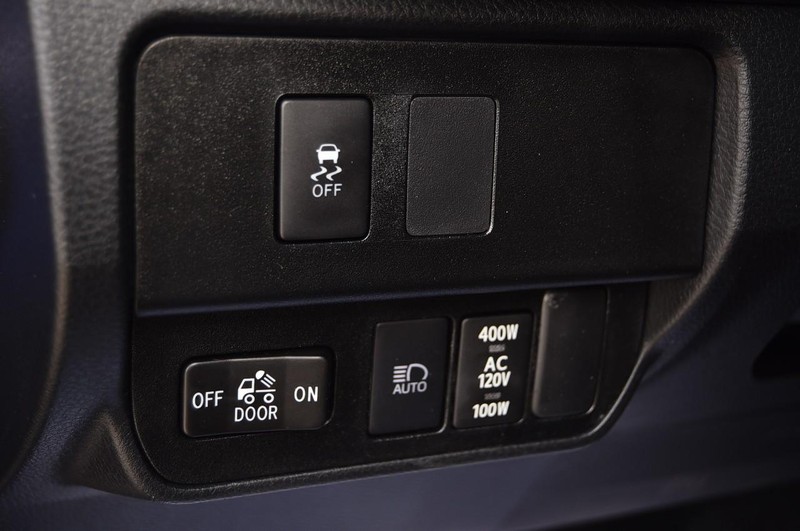 Toyota Tacoma 4WD Vehicle Image 12