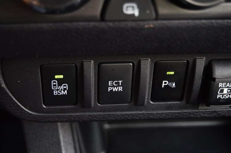 Toyota Tacoma 4WD Vehicle Image 18