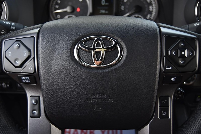 Toyota Tacoma 4WD Vehicle Image 21
