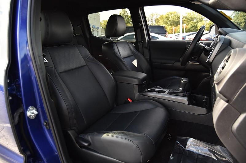 Toyota Tacoma 4WD Vehicle Image 23