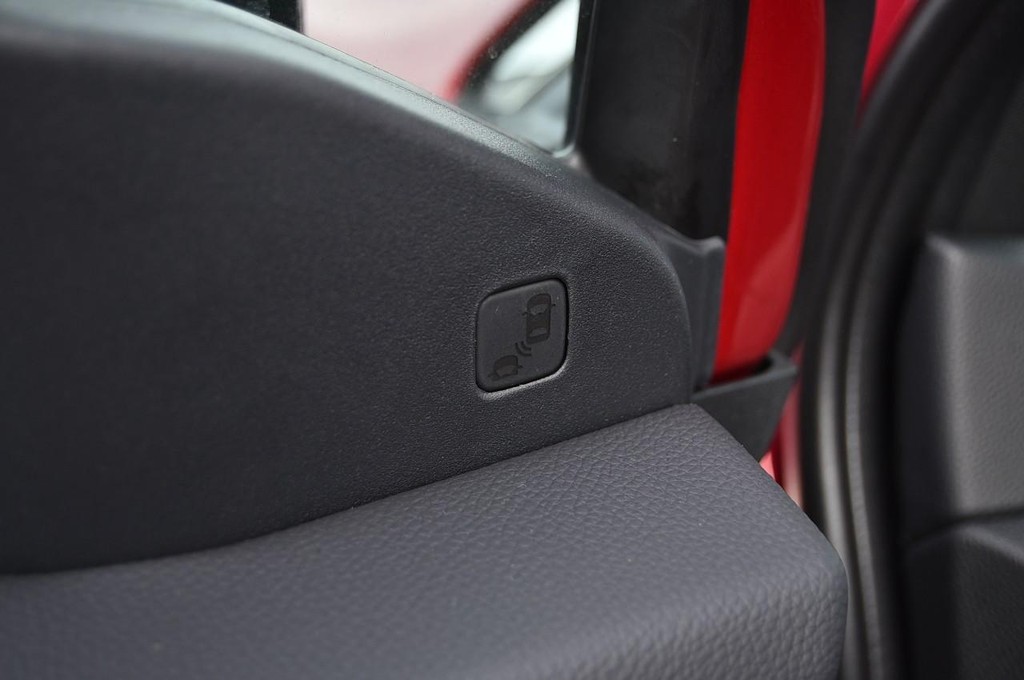 Honda Ridgeline Vehicle Full-screen Gallery Image 12