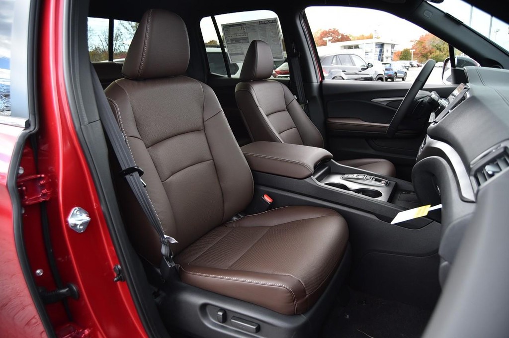 Honda Ridgeline Vehicle Full-screen Gallery Image 26