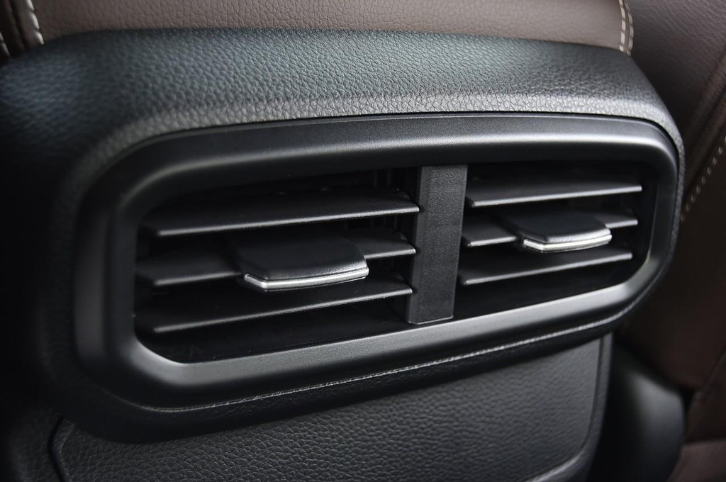 Honda Ridgeline Vehicle Full-screen Gallery Image 29