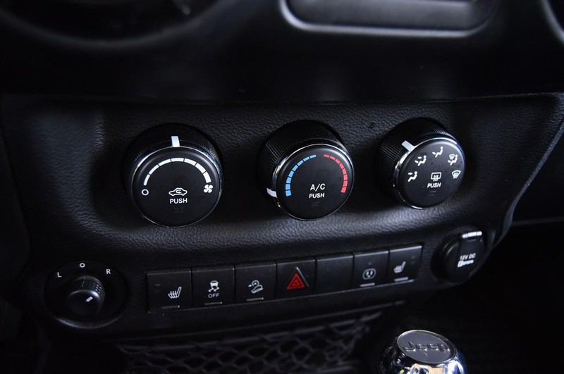 Jeep Wrangler Unlimited Vehicle Image 13