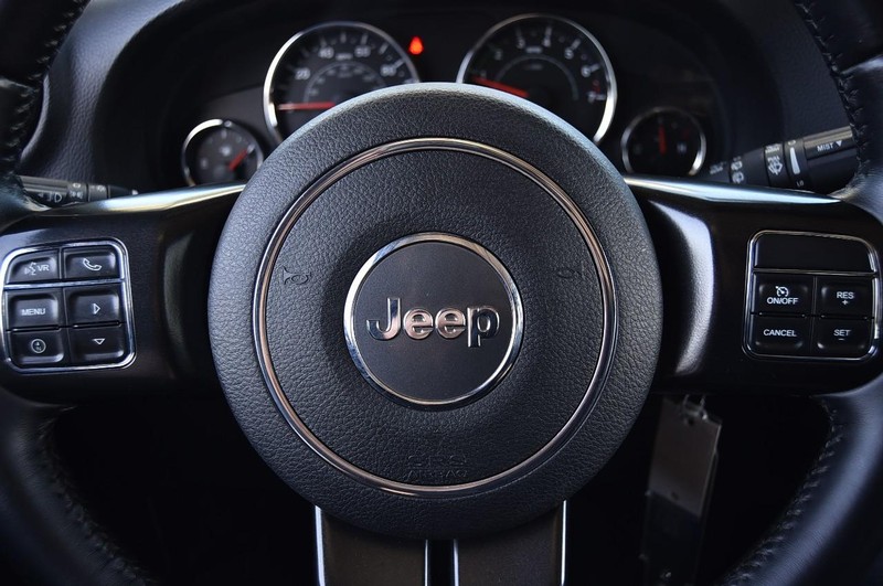 Jeep Wrangler Unlimited Vehicle Image 15