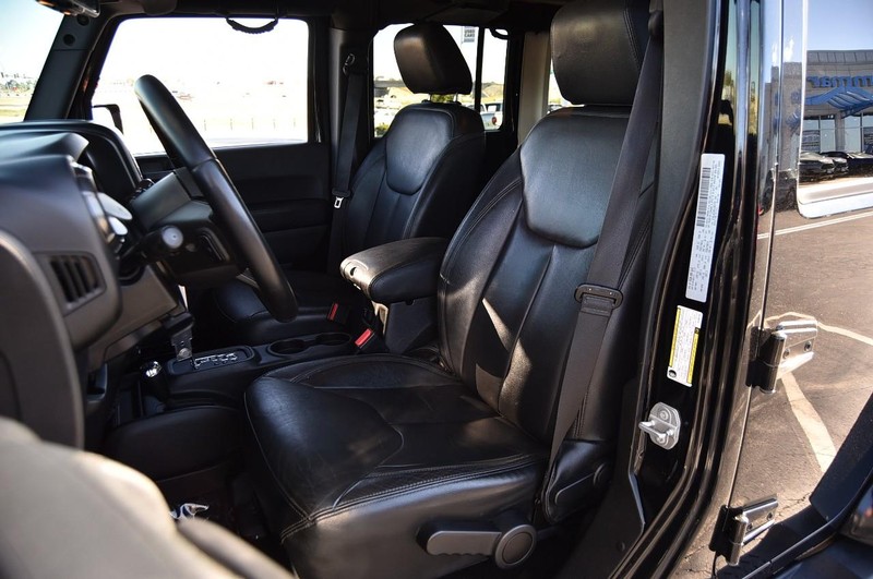 Jeep Wrangler Unlimited Vehicle Image 16