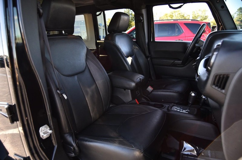 Jeep Wrangler Unlimited Vehicle Image 17