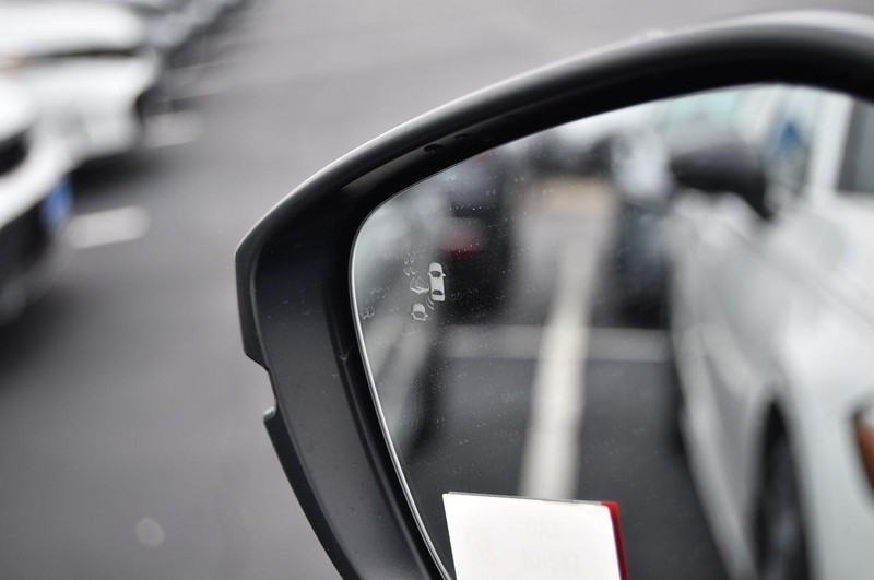 Honda Civic Sedan Hybrid Vehicle Image 10