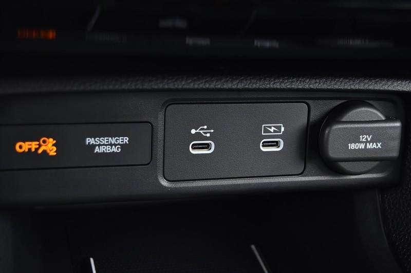 Honda Civic Sedan Hybrid Vehicle Image 17