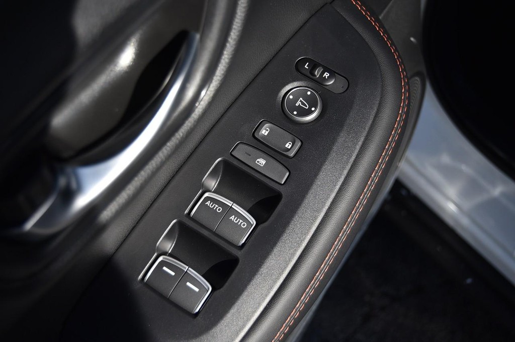 Honda HR-V Vehicle Full-screen Gallery Image 8