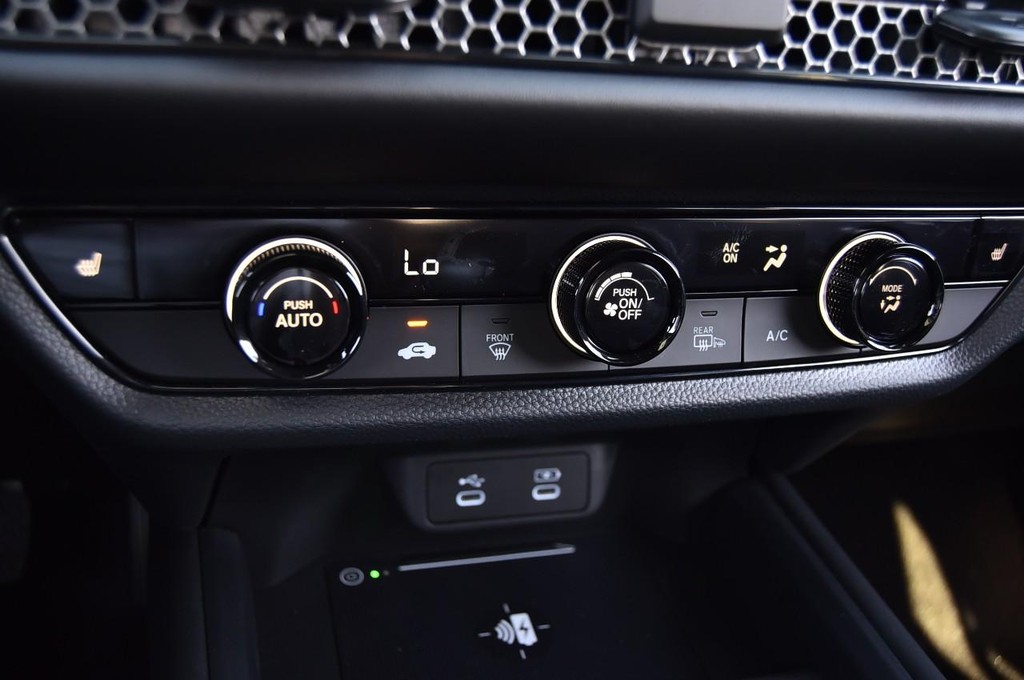 Honda HR-V Vehicle Full-screen Gallery Image 15