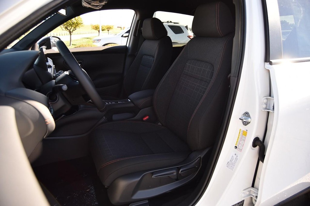 Honda HR-V Vehicle Full-screen Gallery Image 21