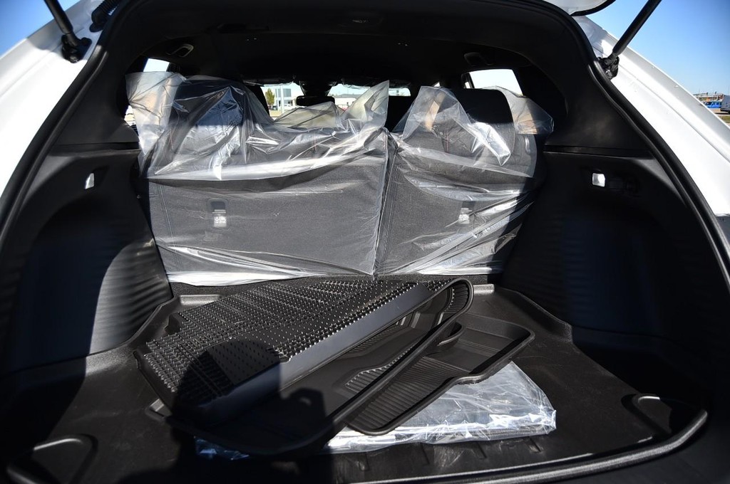 Honda HR-V Vehicle Full-screen Gallery Image 24