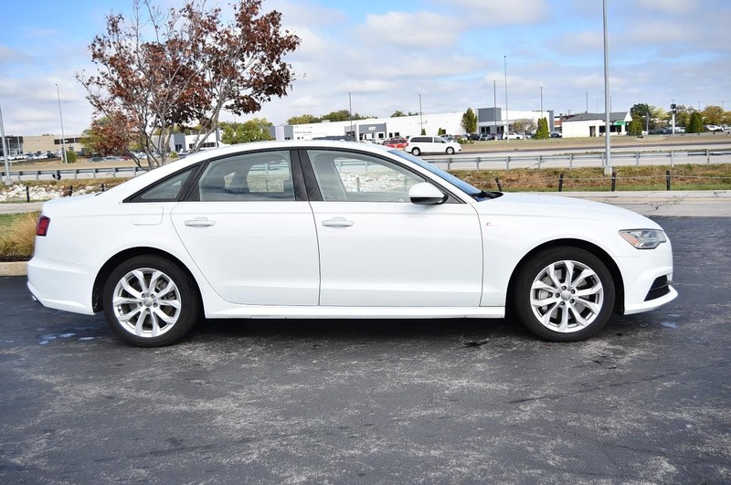 Audi A6 Vehicle Full-screen Gallery Image 5