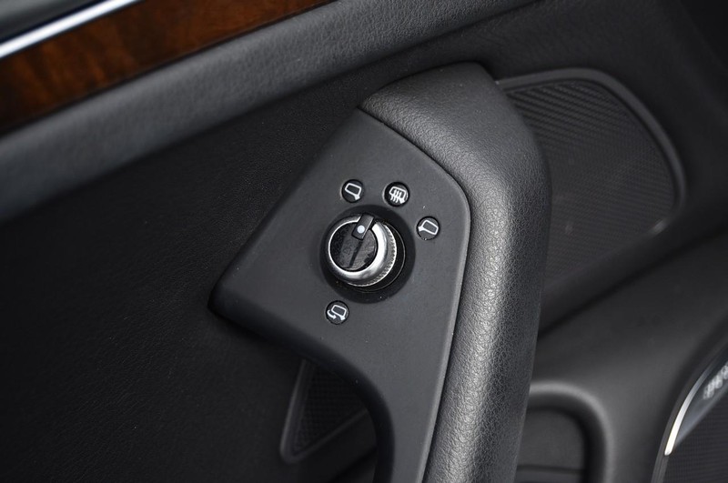 Audi A6 Vehicle Full-screen Gallery Image 9