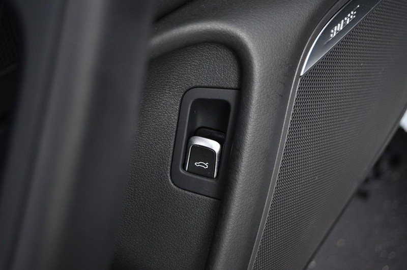 Audi A6 Vehicle Full-screen Gallery Image 10