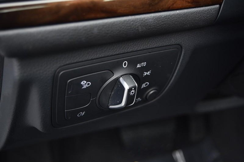 Audi A6 Vehicle Full-screen Gallery Image 14