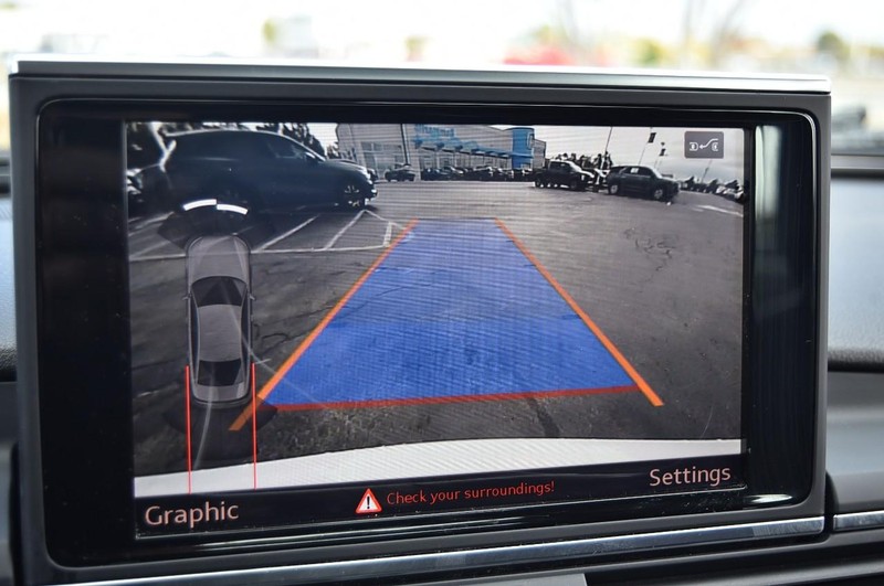 Audi A6 Vehicle Full-screen Gallery Image 16