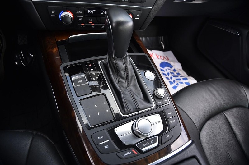 Audi A6 Vehicle Full-screen Gallery Image 19