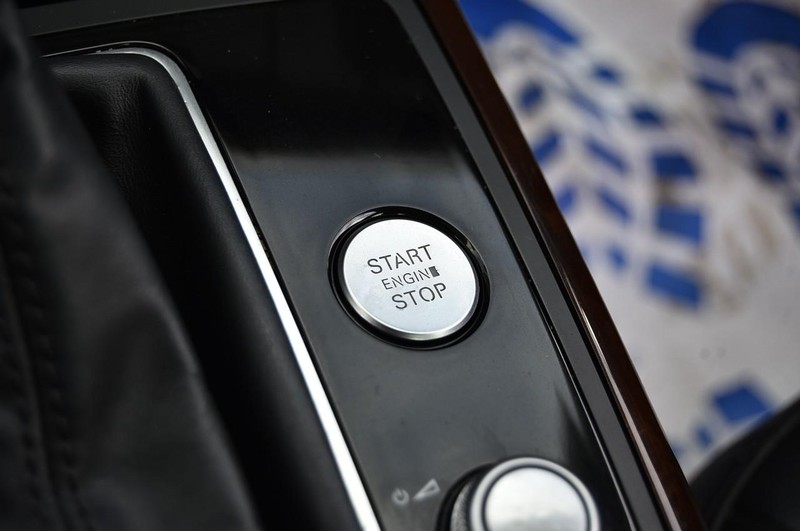 Audi A6 Vehicle Full-screen Gallery Image 20