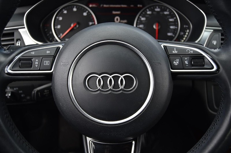 Audi A6 Vehicle Full-screen Gallery Image 21