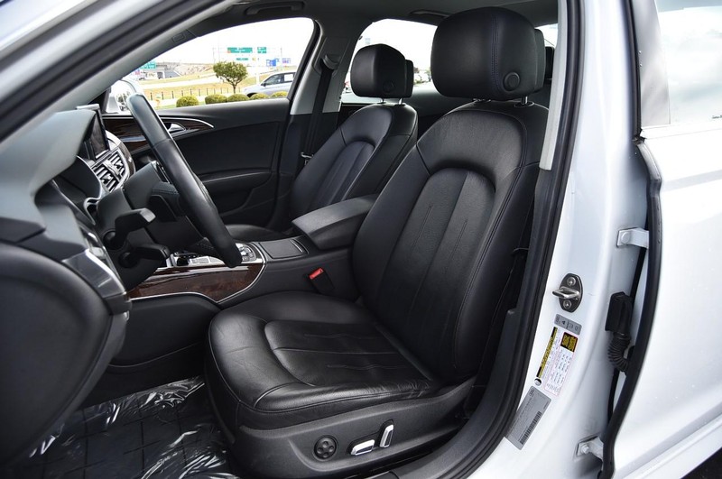 Audi A6 Vehicle Full-screen Gallery Image 22