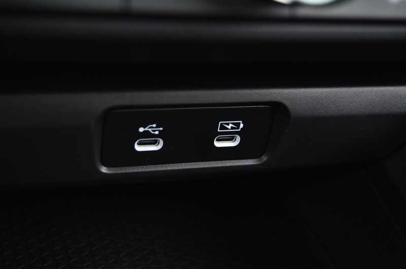 Honda Accord Sedan Vehicle Full-screen Gallery Image 15