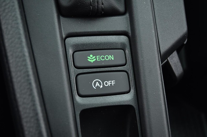 Honda Accord Sedan Vehicle Full-screen Gallery Image 16