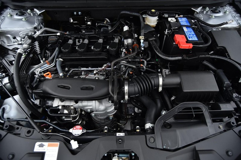 Honda Accord Sedan Vehicle Full-screen Gallery Image 24