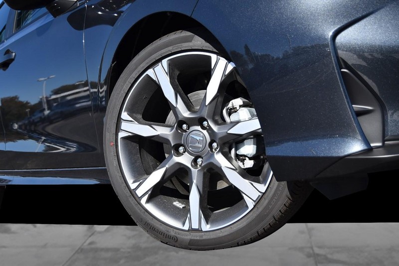 Honda Civic Sedan Hybrid Vehicle Image 03