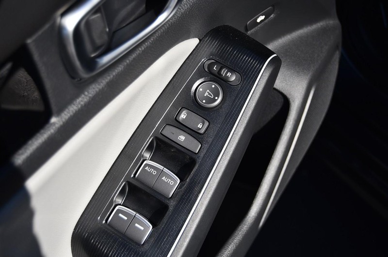 Honda Civic Sedan Hybrid Vehicle Image 08