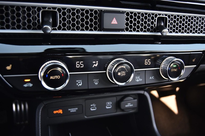 Honda Civic Sedan Hybrid Vehicle Image 16