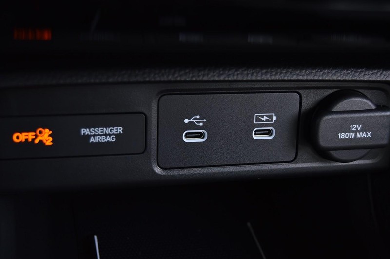 Honda Civic Sedan Hybrid Vehicle Image 17