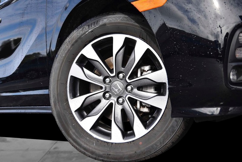 Honda Odyssey Vehicle Full-screen Gallery Image 3