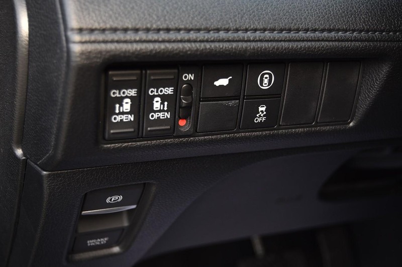 Honda Odyssey Vehicle Full-screen Gallery Image 11