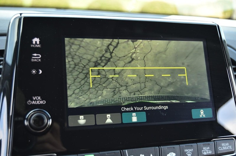 Honda Odyssey Vehicle Full-screen Gallery Image 14