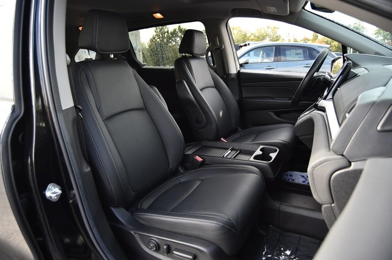 Honda Odyssey Vehicle Full-screen Gallery Image 22