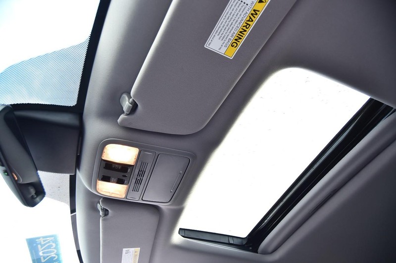Honda Odyssey Vehicle Full-screen Gallery Image 23