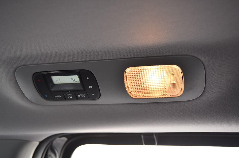 Honda Odyssey Vehicle Full-screen Gallery Image 25