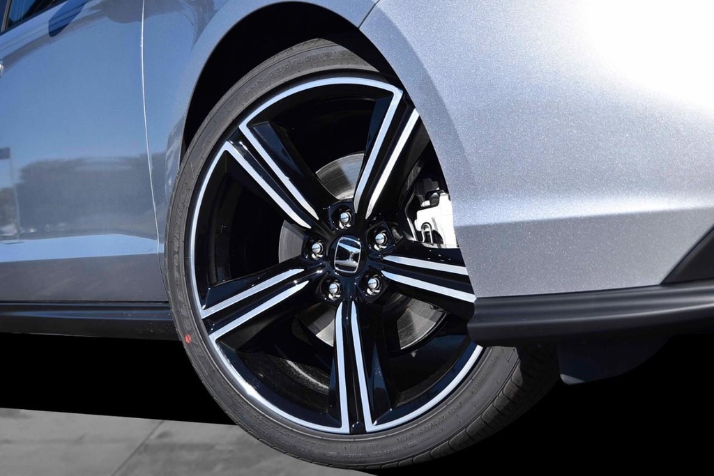 Honda Accord Hybrid Vehicle Image 03