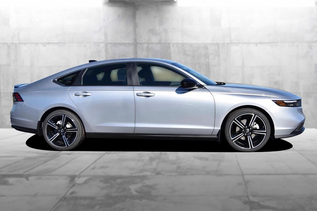 Honda Accord Hybrid Vehicle Image 05