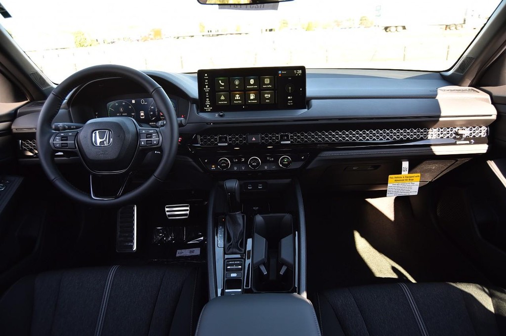 Honda Accord Hybrid Vehicle Image 07