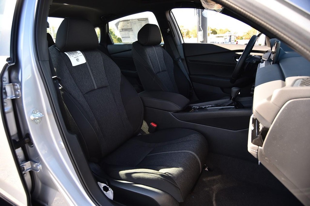 Honda Accord Hybrid Vehicle Image 21