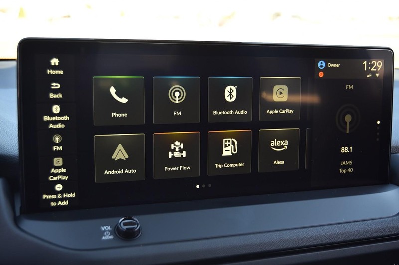 Honda Accord Hybrid Vehicle Full-screen Gallery Image 13