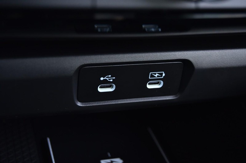 Honda Accord Hybrid Vehicle Full-screen Gallery Image 15