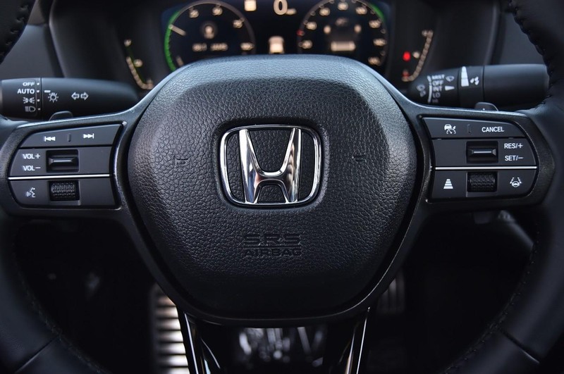 Honda Accord Hybrid Vehicle Full-screen Gallery Image 19