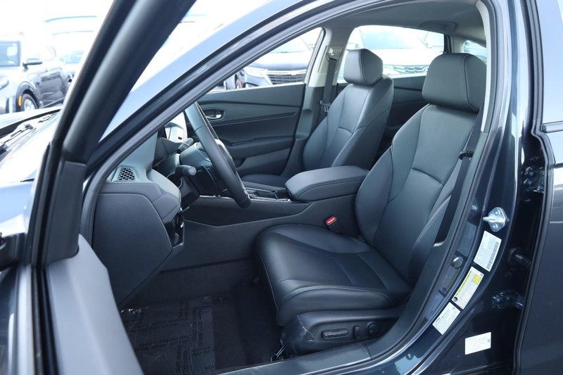 Honda Accord Hybrid Vehicle Full-screen Gallery Image 8